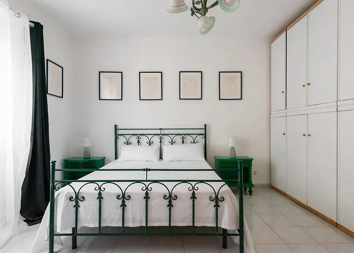 Downtown Flat Historic Reggio Lägenhet