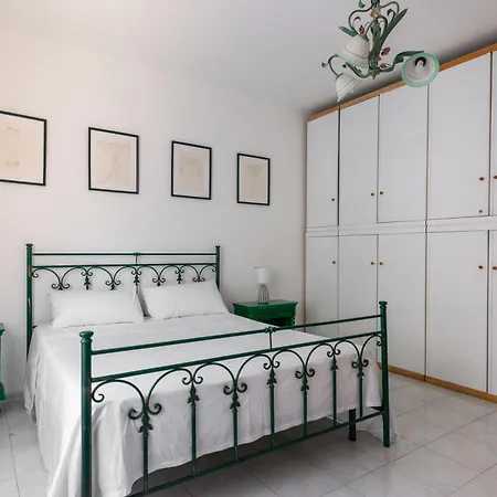 Downtown Flat Historic Reggio Реджо-ди-Калабрия